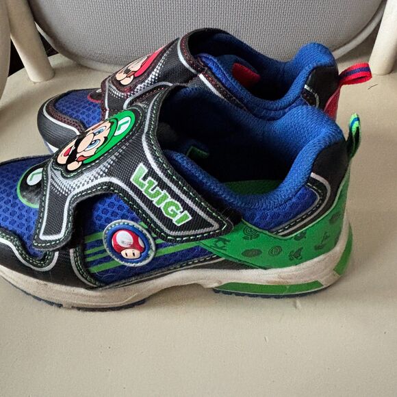 Super Mario Light Up Red Green Heel Mario & Luigi Little Boy's Size 1 Sneakers - Picture 2 of 7